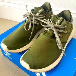 Adidas Originals Tubular Entrap sneaker. Army green. Size 8.5.